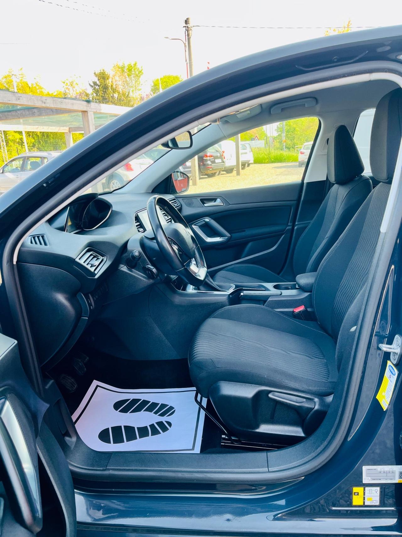 Peugeot 308 BlueHDi 100 S&S SW Business