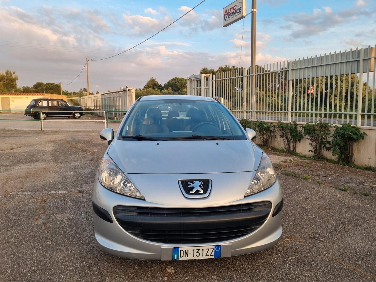 Peugeot 207 1.4 8V 75CV 5p. X Line