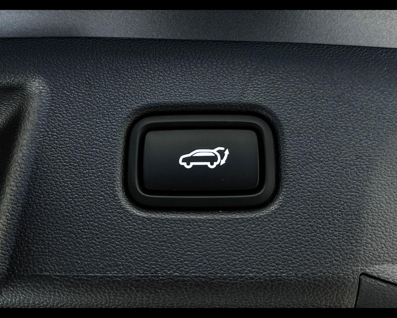 HYUNDAI TUCSON PE 1.6HEV AT 2WD BUSINESS