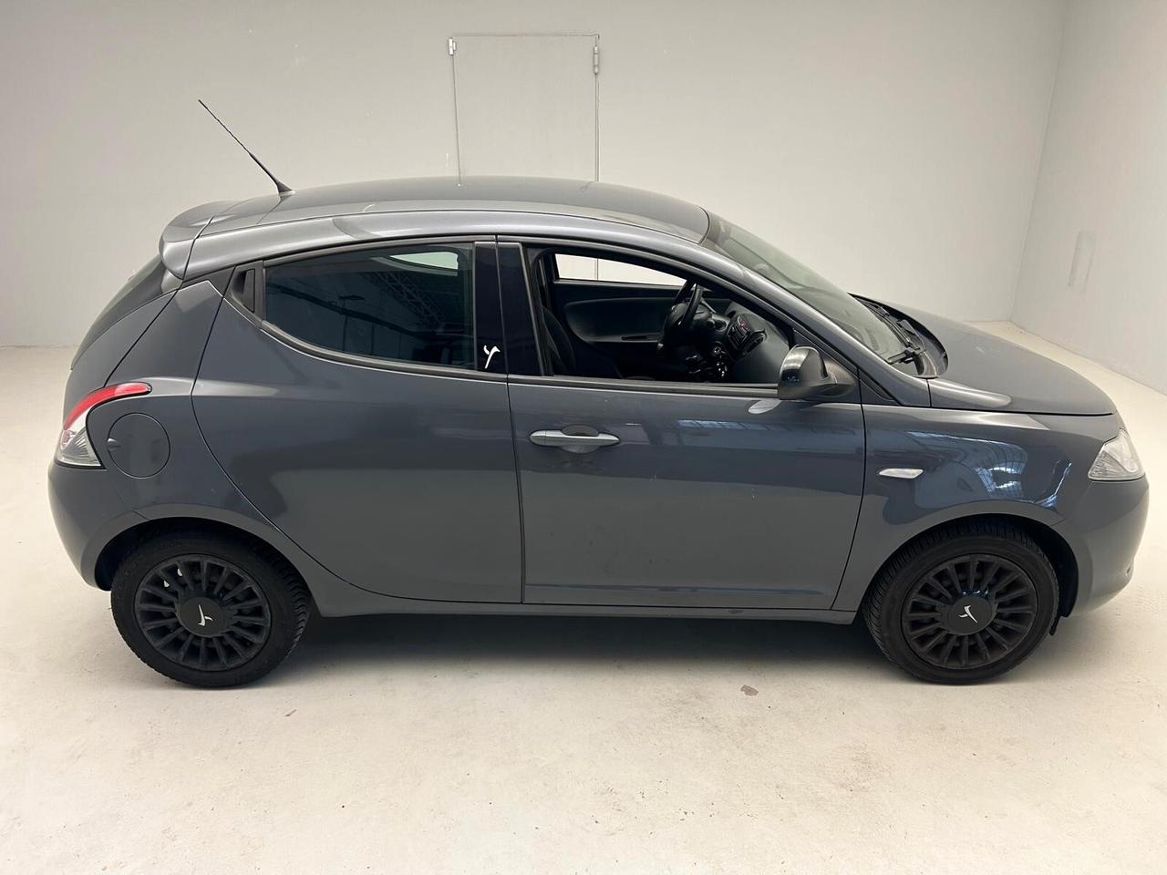 Lancia Ypsilon 1.2 69 CV 5 porte Gold