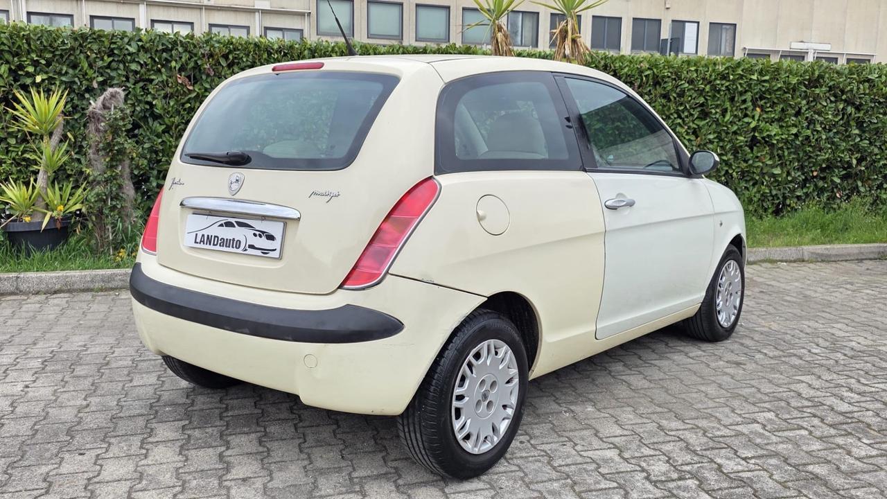 Lancia Ypsilon 1.3 MJT 69CV CAMBIO AUTOMATICO