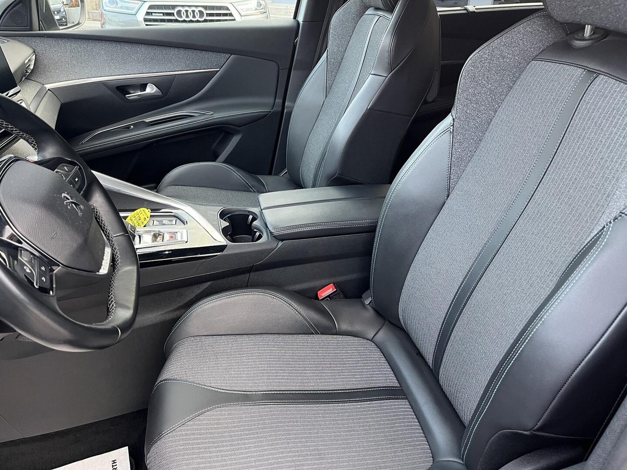 PEUGEOT 5008 1500 HDI 130 CV AUTOM. 7 POSTI