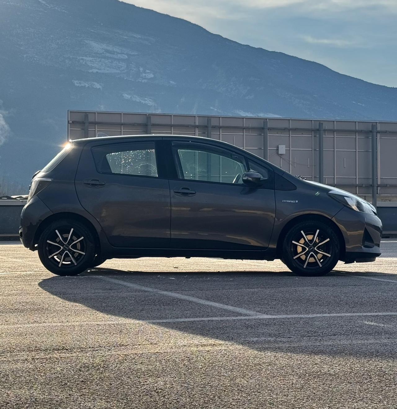 Toyota Yaris 1.5 Hybrid 5p Lounge Neopatentati