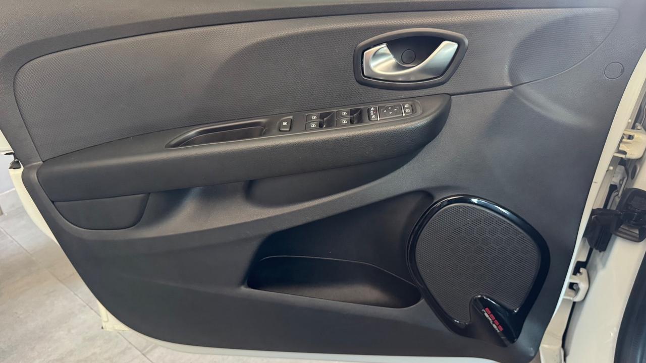 Renault Clio dCi 8V 90 CV 5 porte Moschino Life