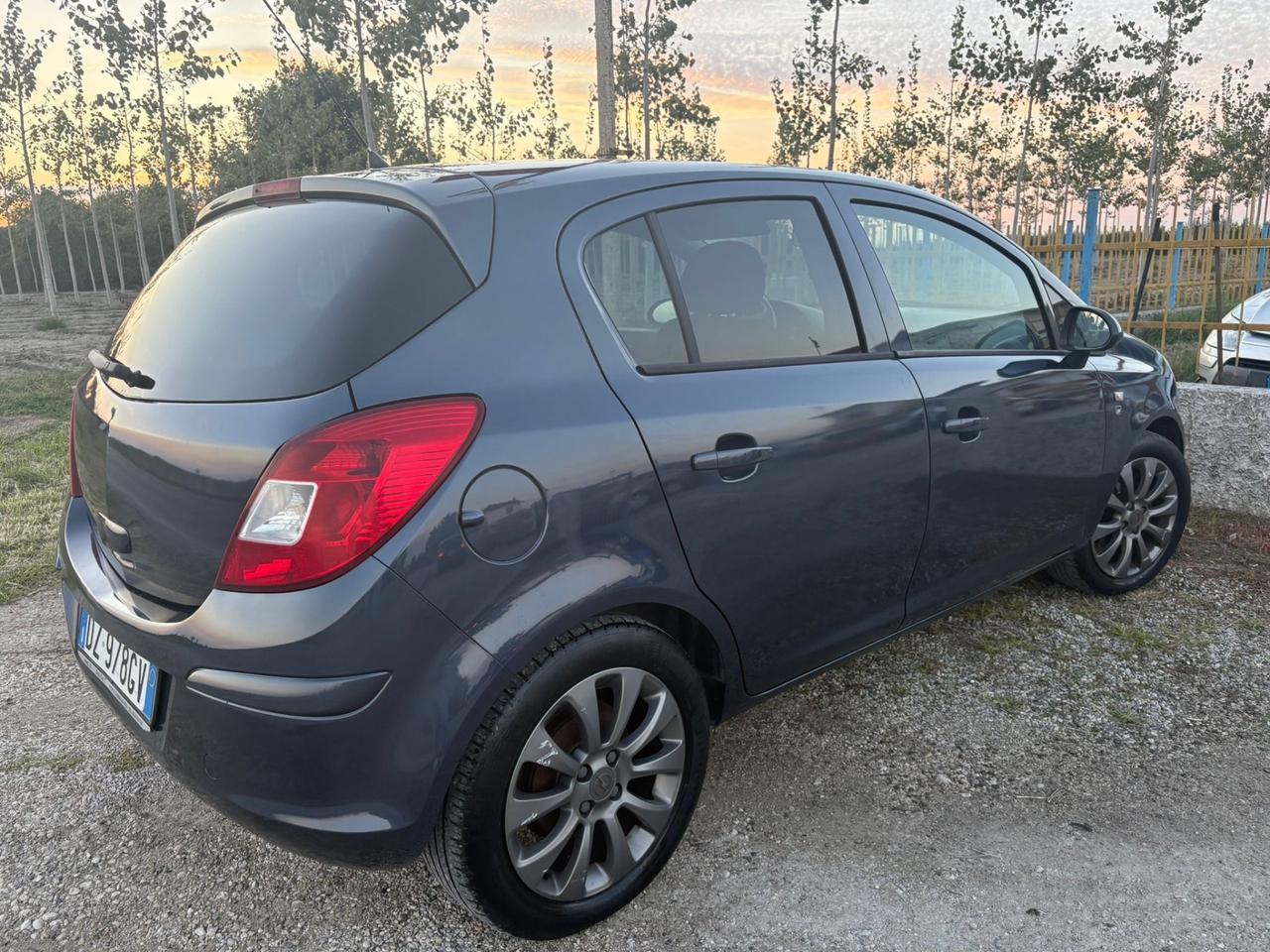 Opel Corsa 1.2 5 porte Edition