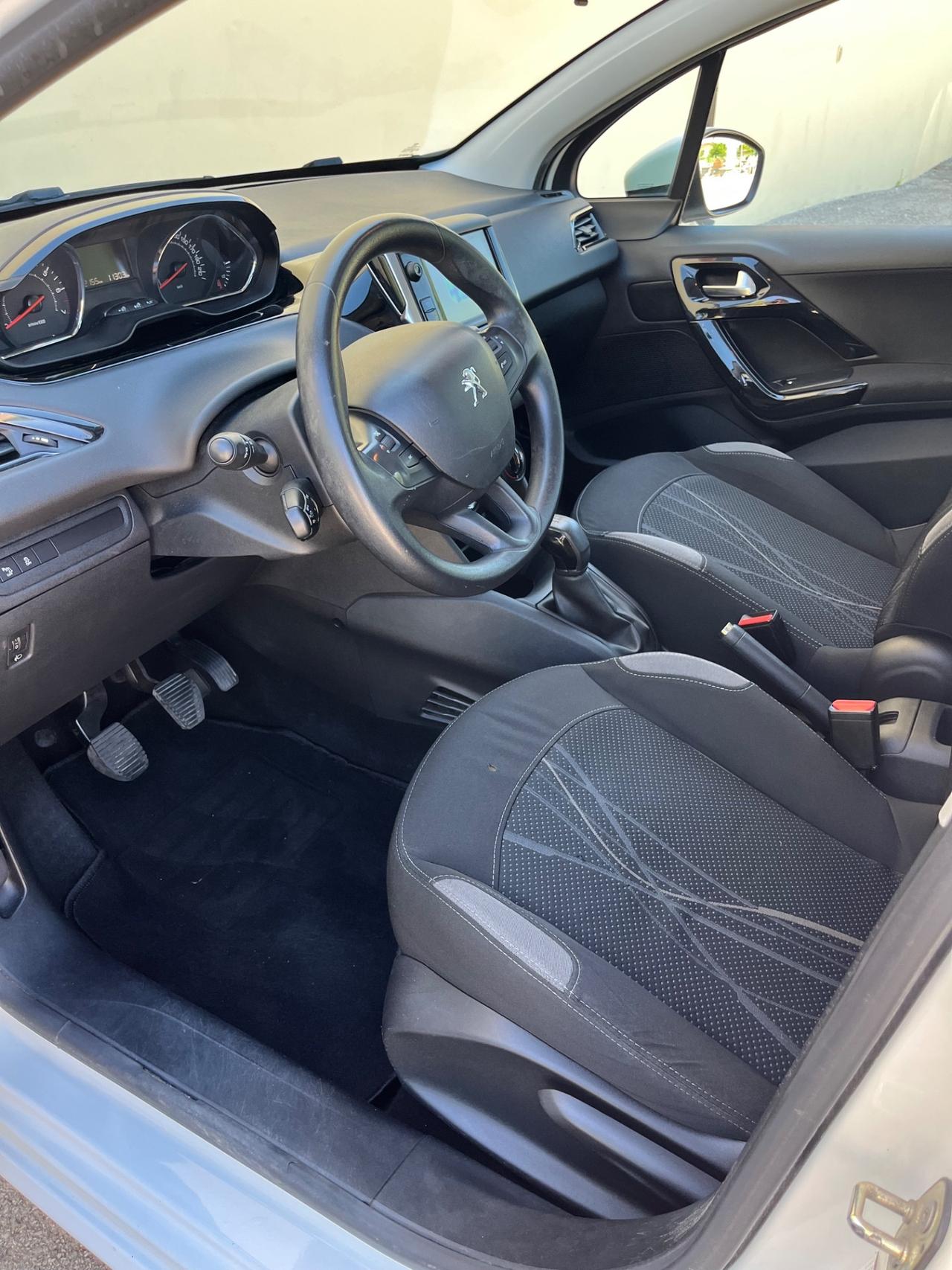 Peugeot 208 1.2 VTi 82 CV 5 porte Access