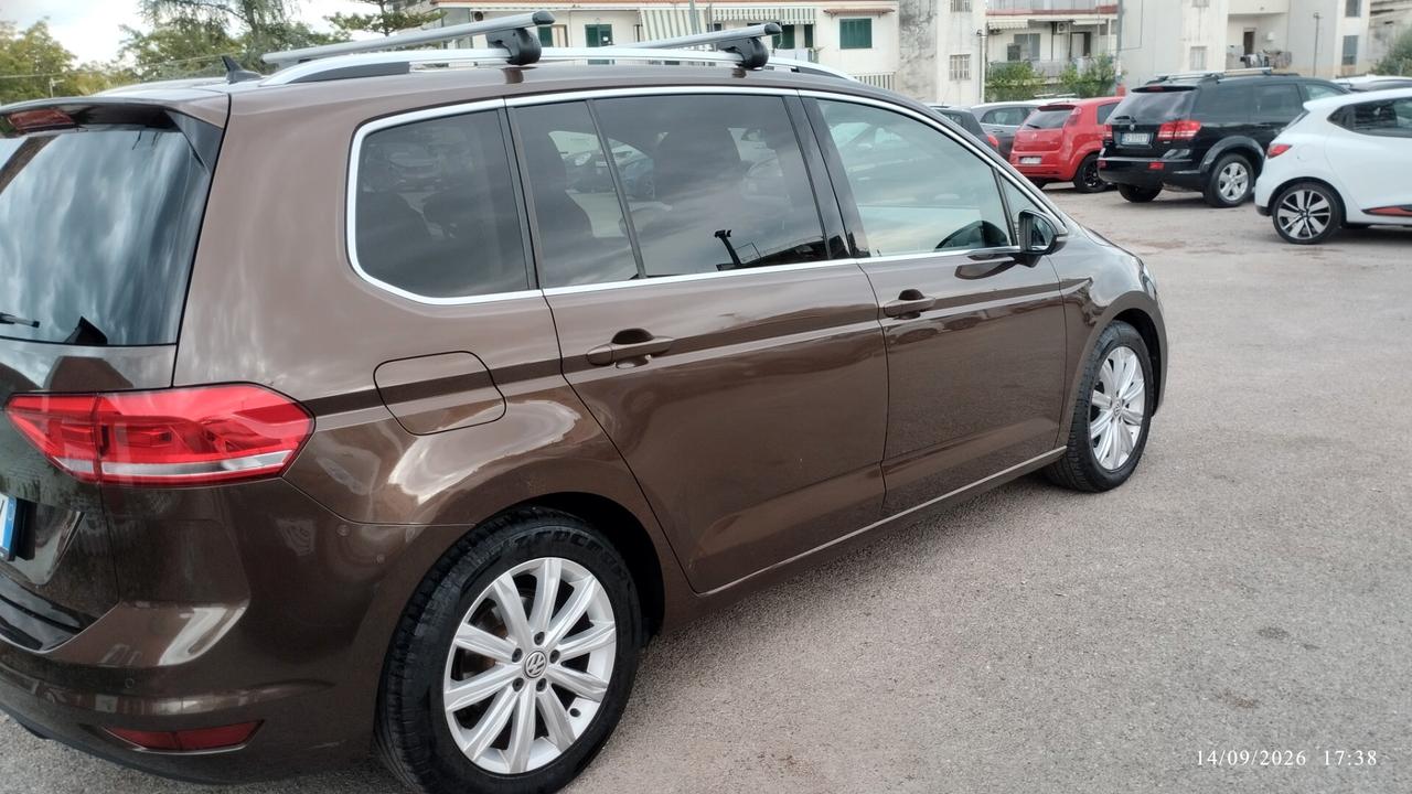 Volkswagen Touran 2.0 TDI 150 CV SCR DSG Executive BlueMotion Tech.
