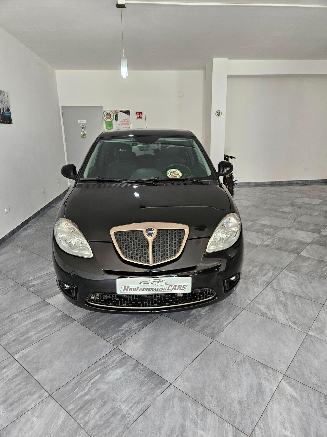 Lancia Ypsilon 1.3 MJT 90 CV MomoDesign