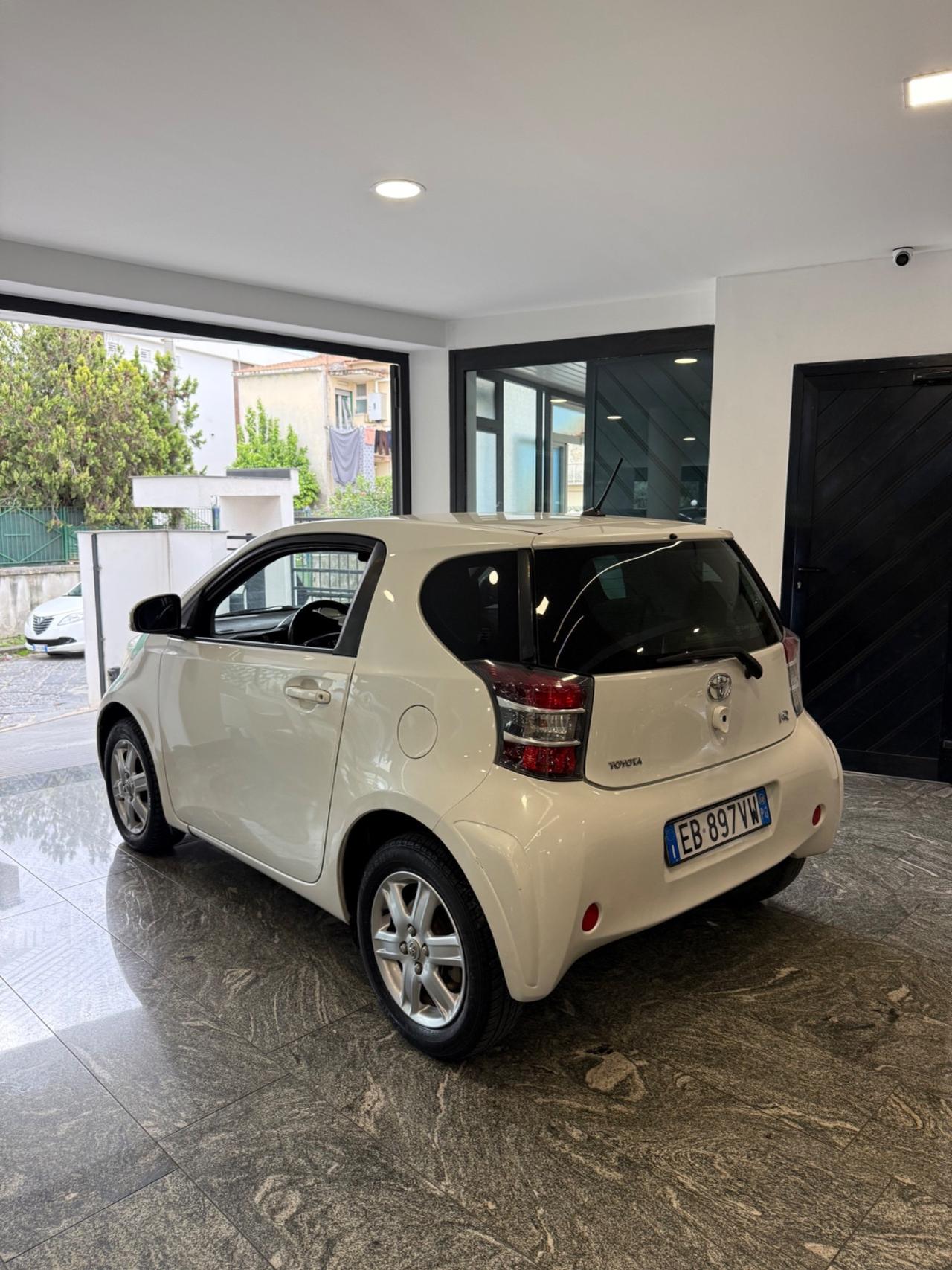 Toyota iQ 1.0