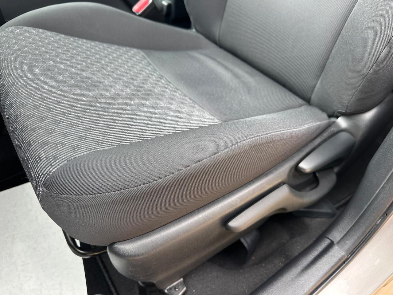 Toyota Yaris 1.0 5 porte Active 2015