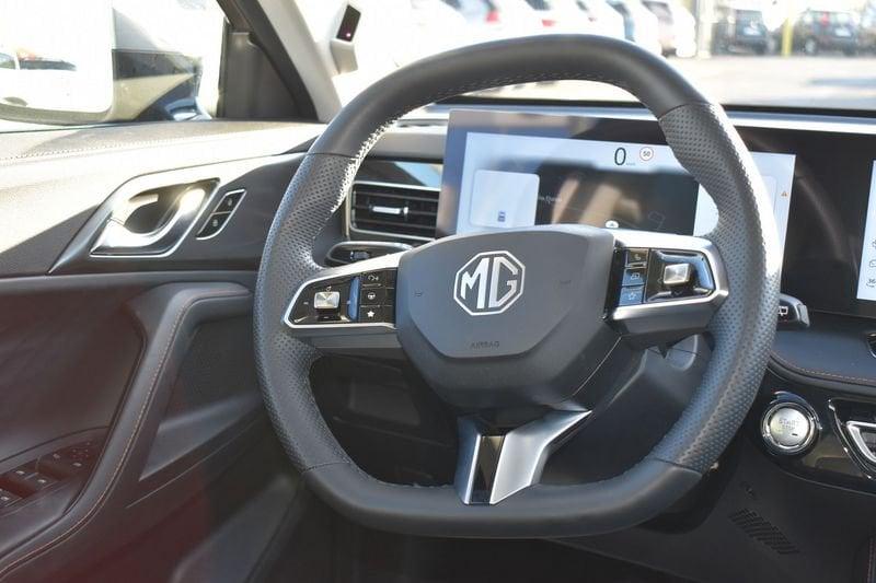 MG HS 1.5 T Luxury AT