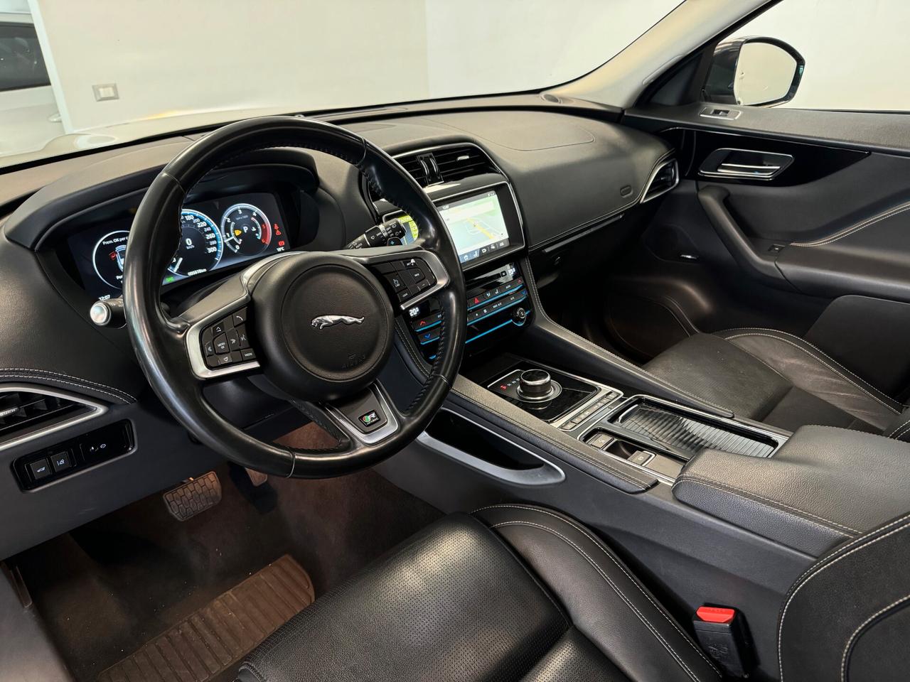 Jaguar F-Pace 2.0 D 180 CV AWD aut. R-Sport BLACK PACK TETTO 20"