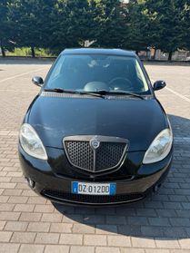 Lancia Ypsilon 1.3 MJT 75 CV MomoDesign