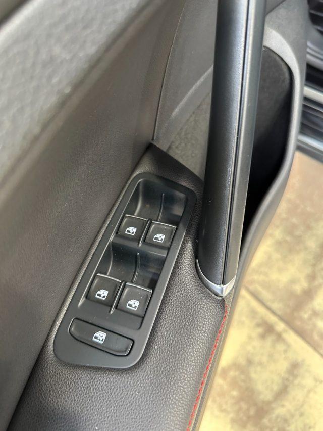 VOLKSWAGEN Golf GTI Performance 2.0 245 CV TSI DSG - 19"- Keyless