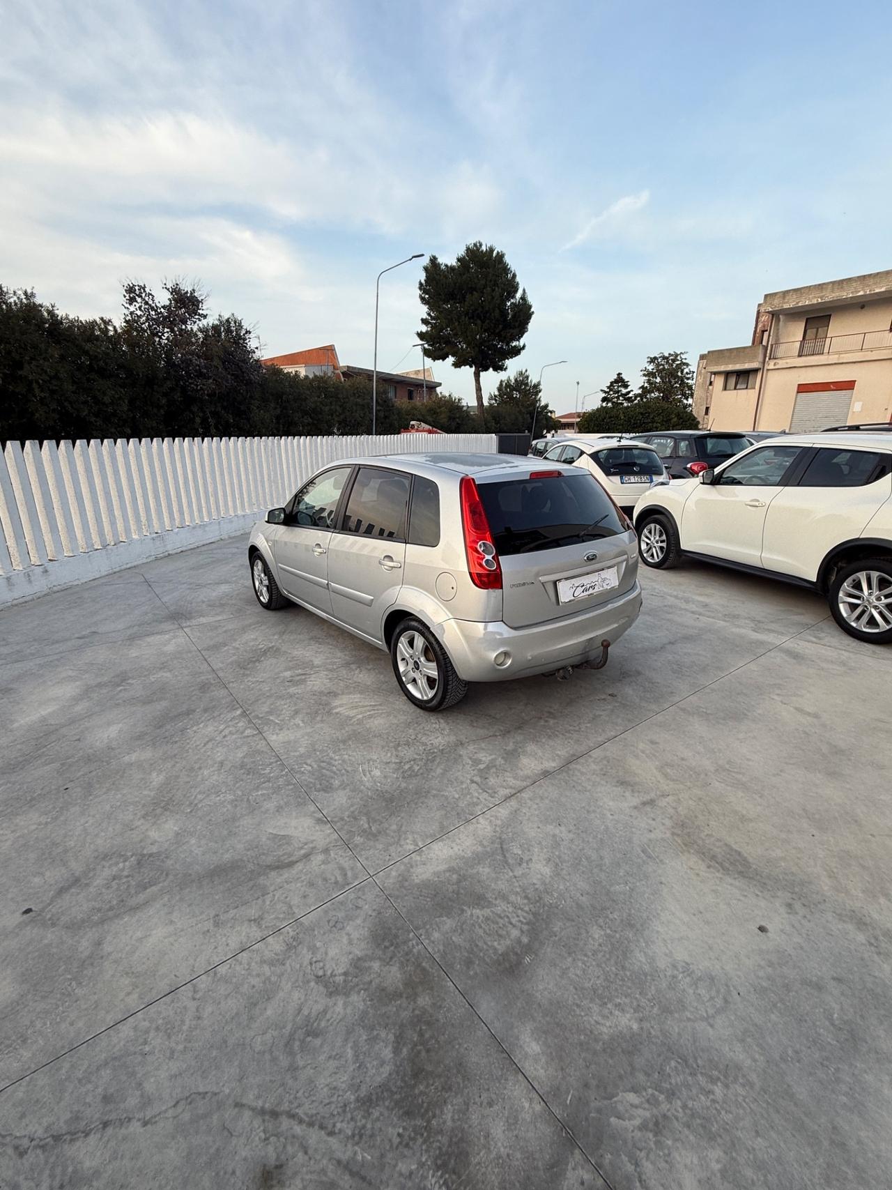 Ford Fiesta 1.4 TDCi 5p. Ghia