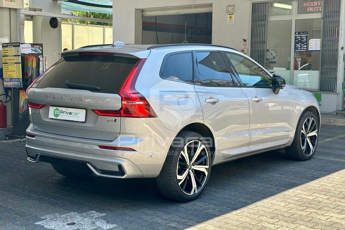 VOLVO XC60 B4 (d) AWD automatico Ultimate Dark