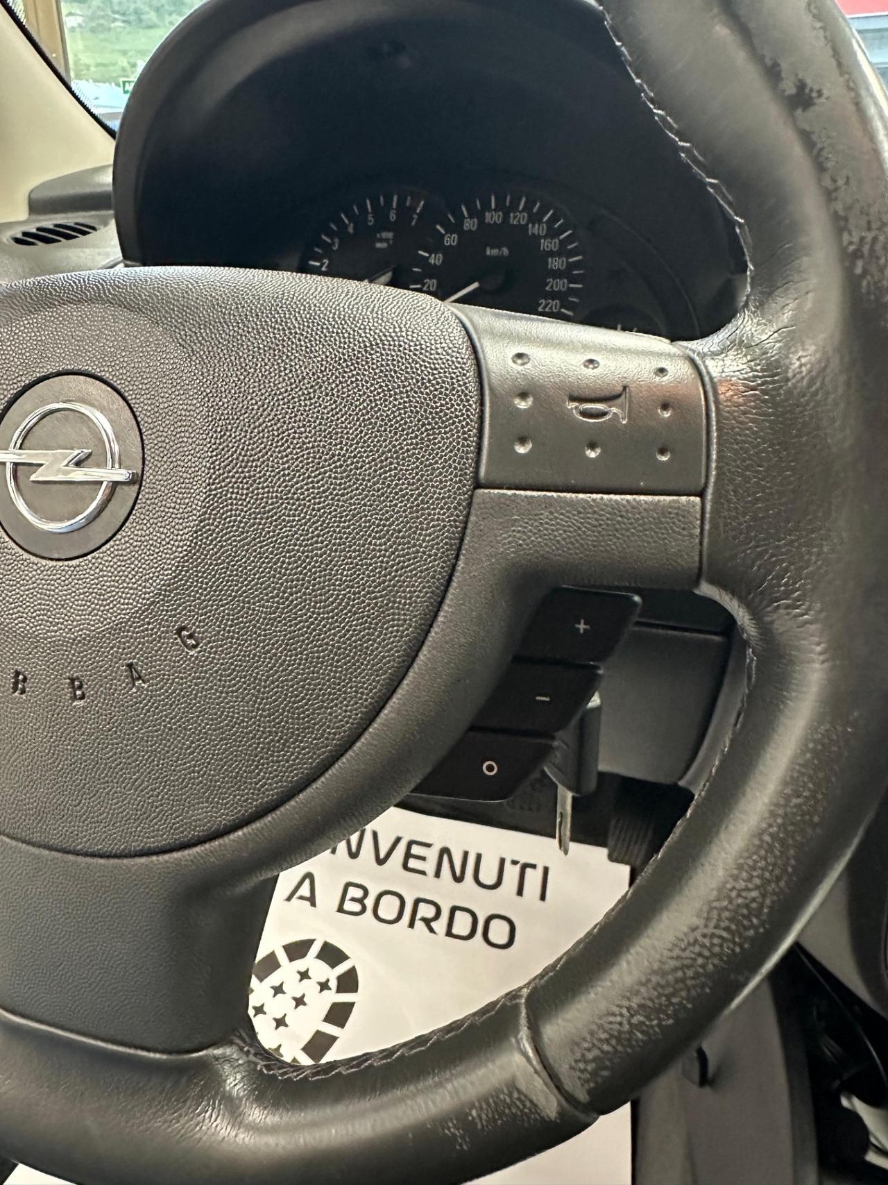 Opel Corsa 1.2i 16V cat 3 porte Sport