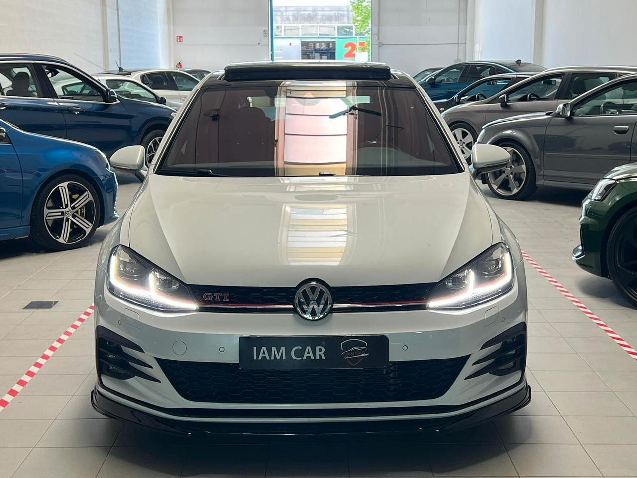 Volkswagen Golf GTI Performance 2.0 245 CV TSI DSG 5p.