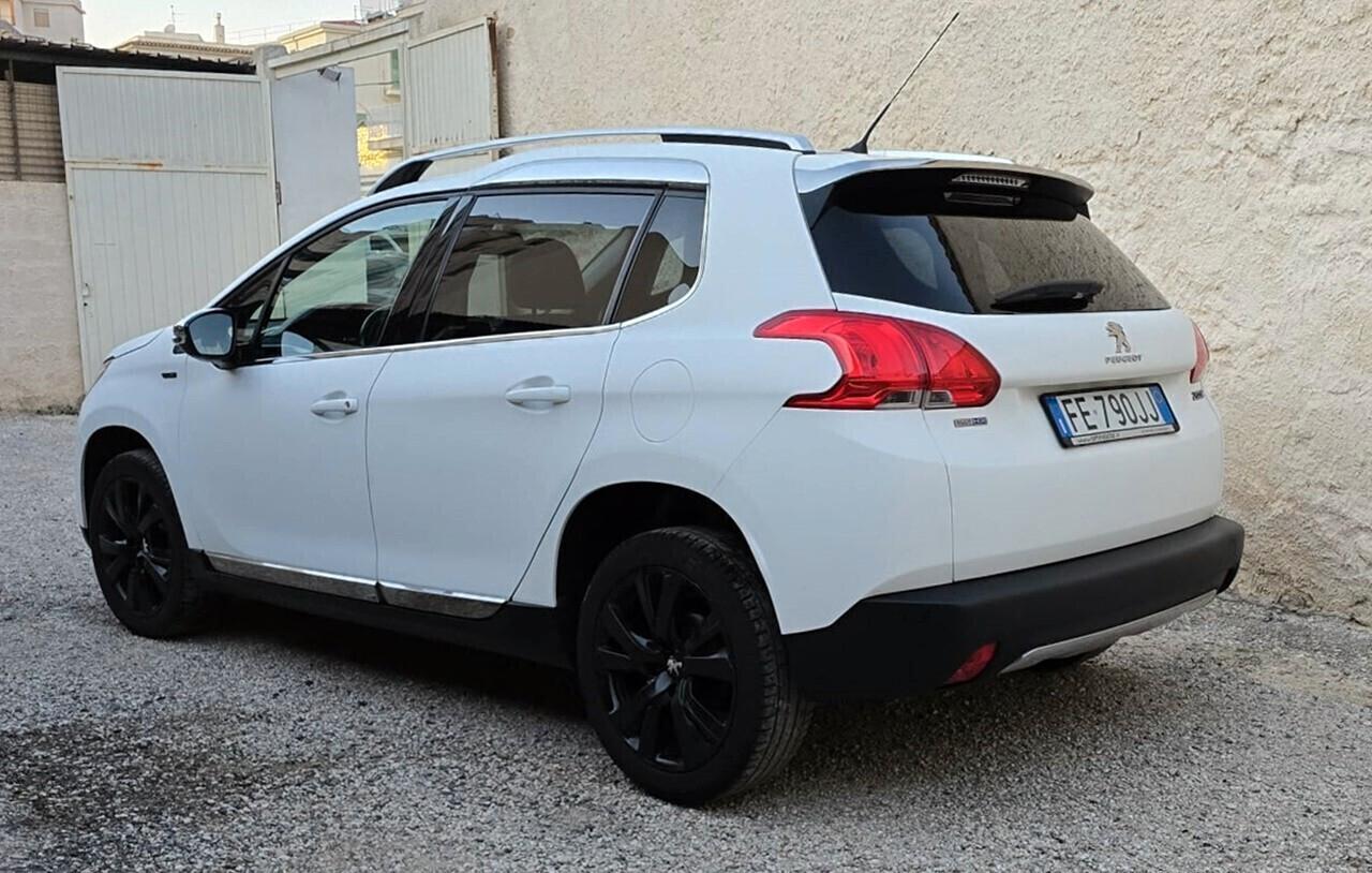 Peugeot 2008 1.6HDi 120CV Allure BlackMat