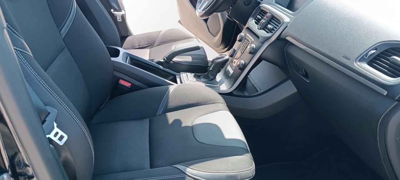 Volvo V40 D2 Geartronic Business Plus