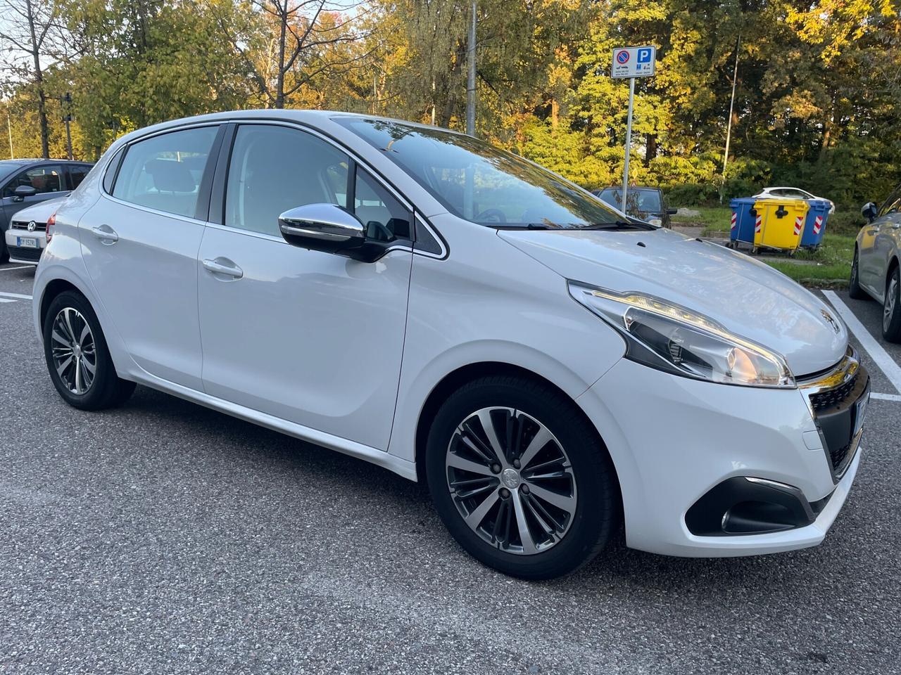 Peugeot 208 BlueHDi 75 5 porte Allure*Navi*Solo 40000km*