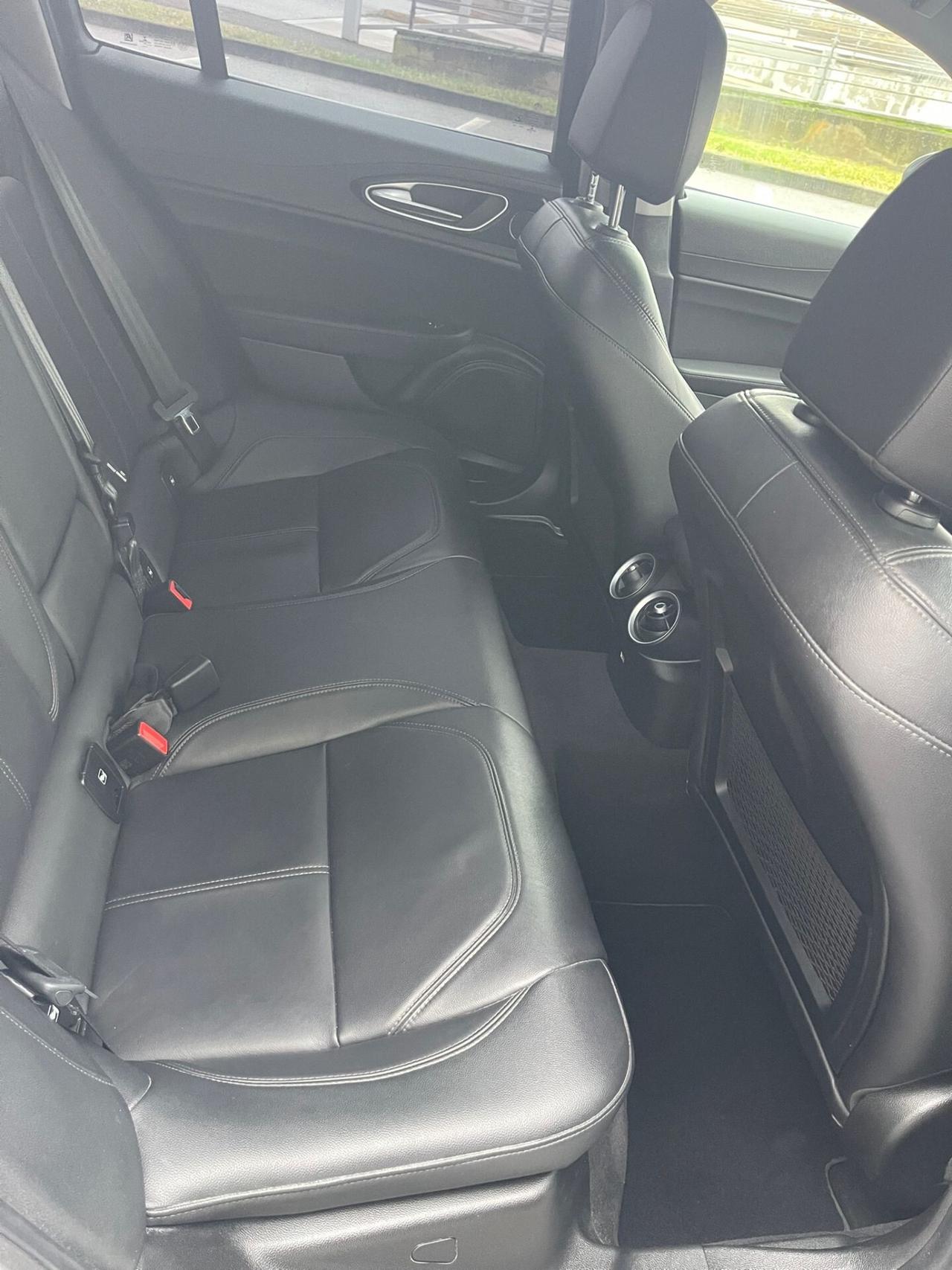 Alfa Romeo Giulia 2.2 Turbodiesel 190CV AT8 AWD Q4 B-Tech