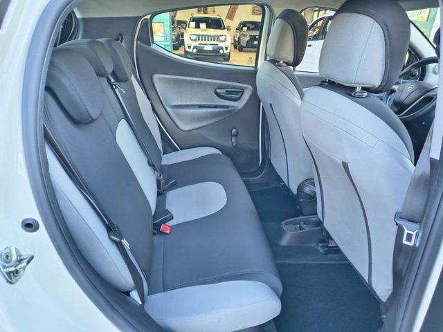 LANCIA Ypsilon 1.2 69 CV 5 porte Silver NEOPATENTATI
