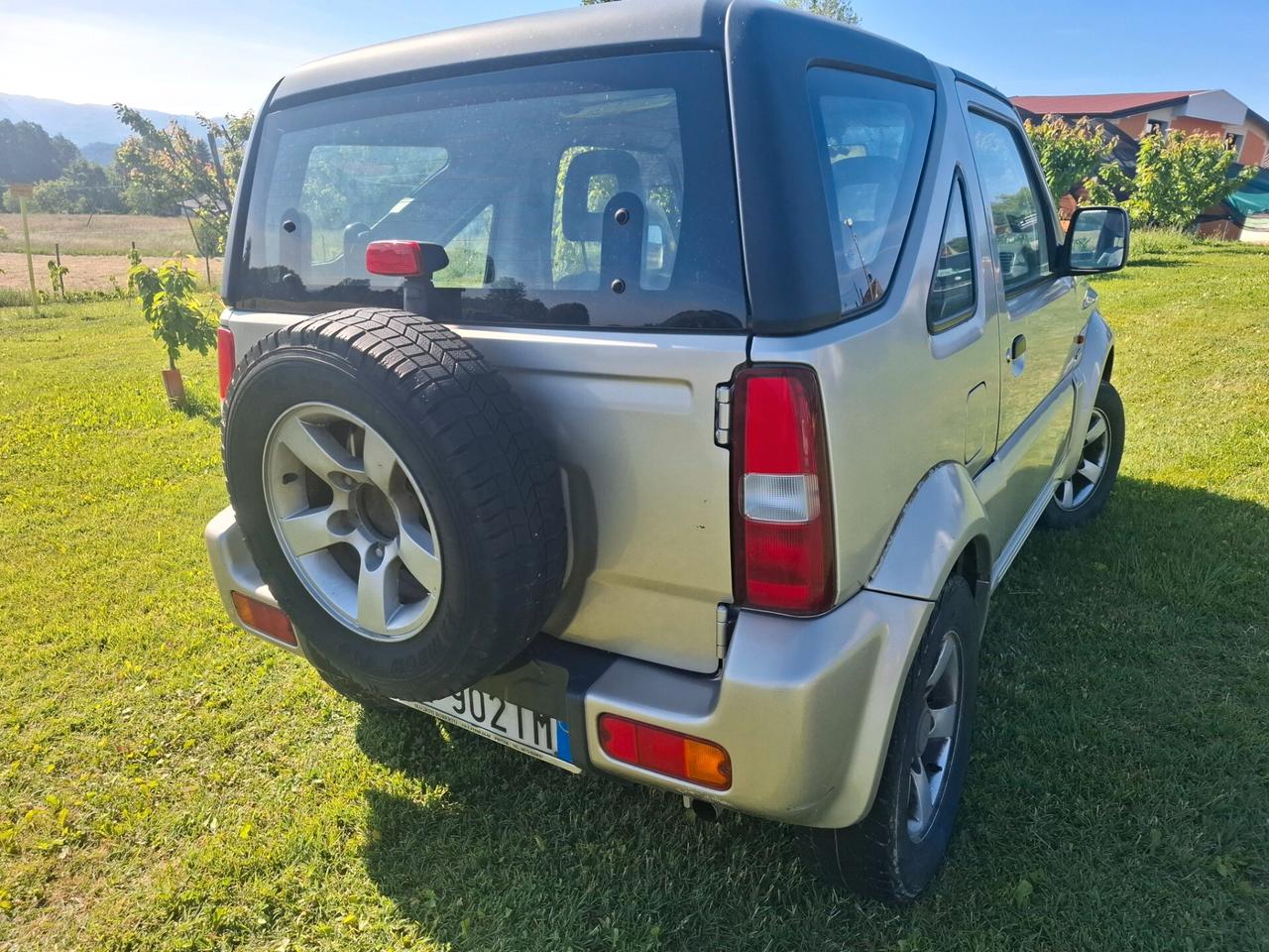 Suzuki Jimny 1.5 DDiS cat 4WD JLX