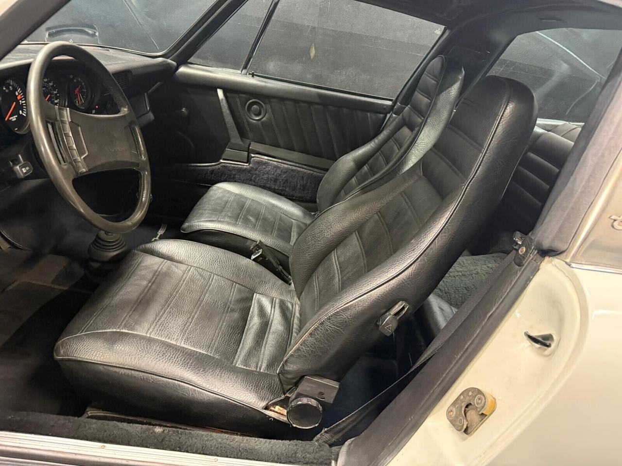 Porsche Carrera 911 2700 Targa