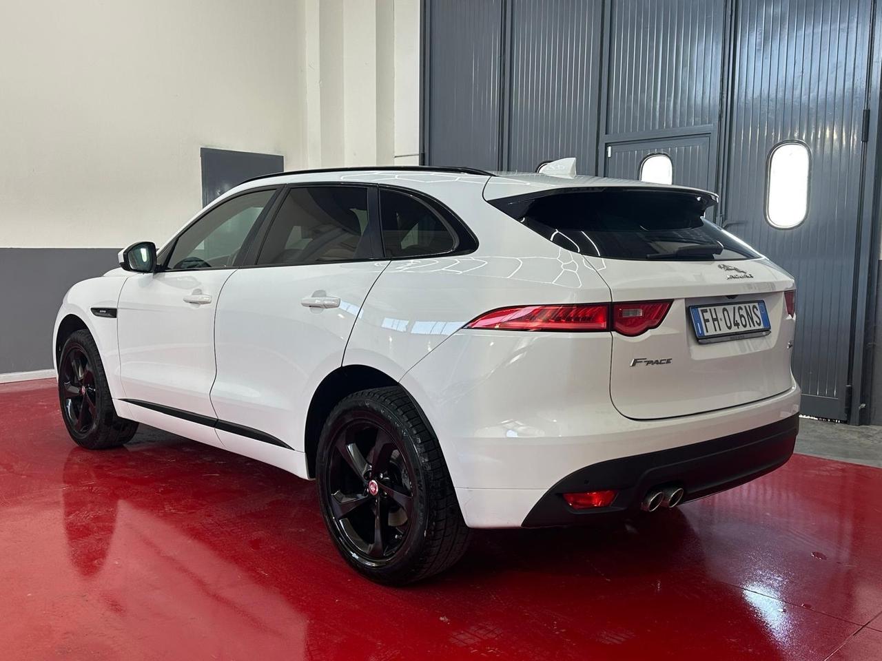 Jaguar F-Pace 2.0 D 180 CV AWD aut. R-Sport
