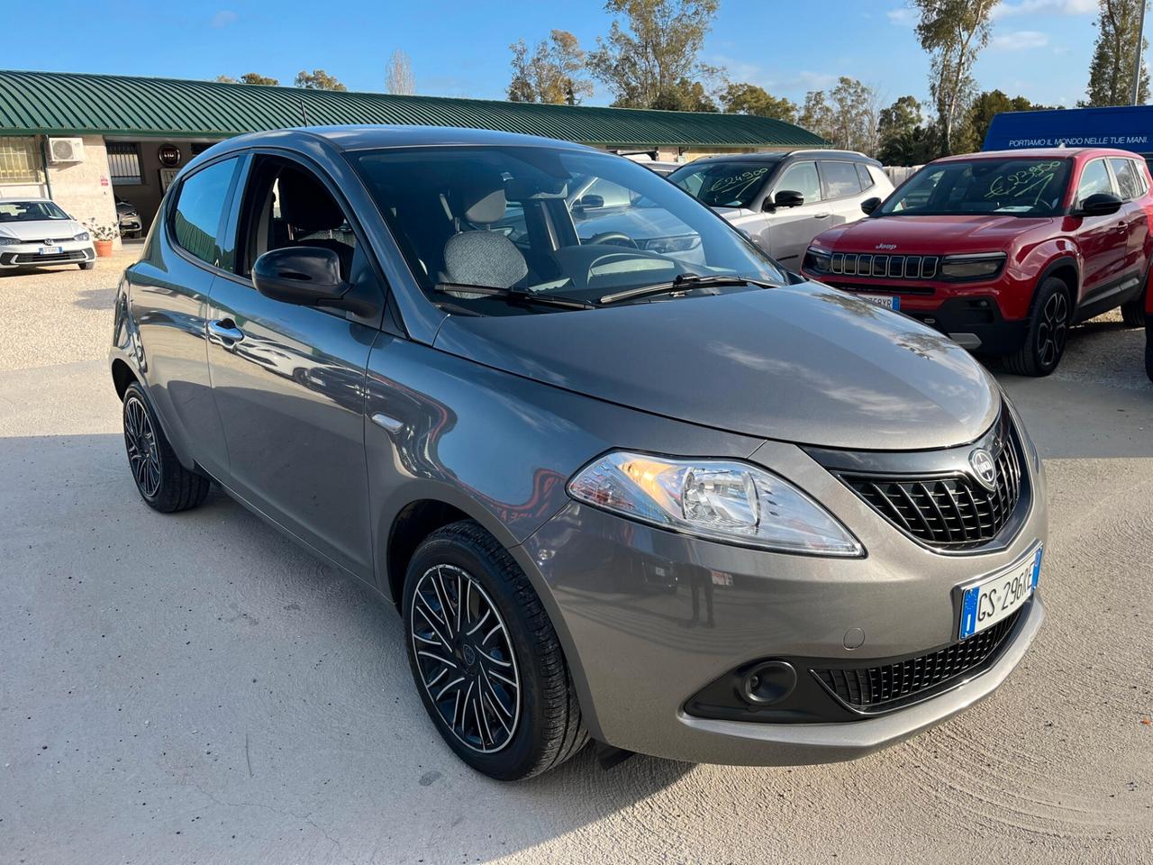 Lancia Ypsilon 1.0 FireFly 5 porte S&S Hybrid Oro