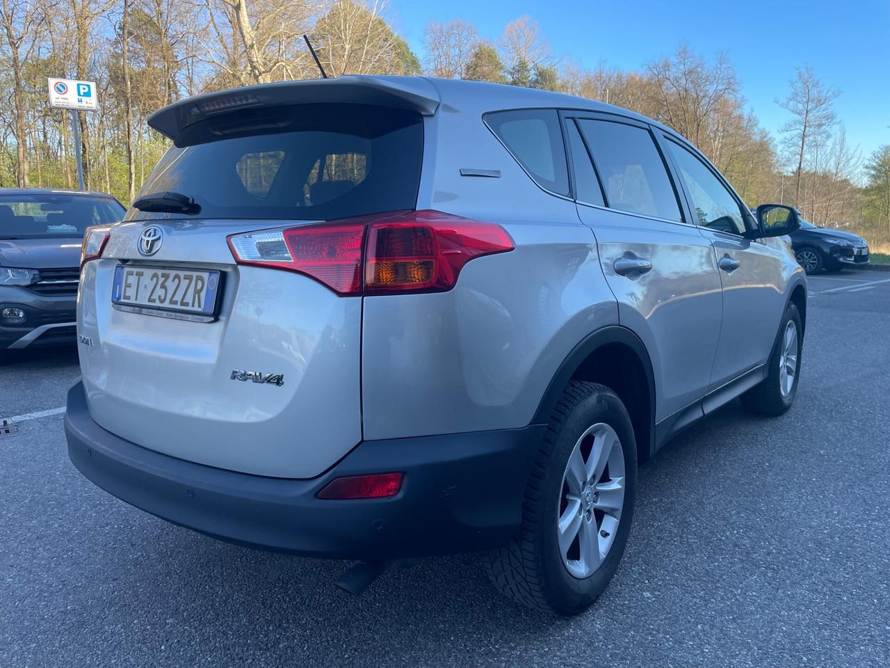 Toyota RAV 4 RAV4 2.0 D-4D 2WD*Neopatentati*Retrocamera