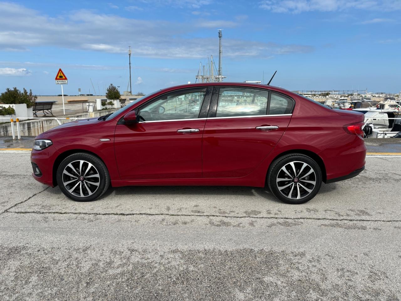 Fiat Tipo 1.6 MJT Lounge - 2016