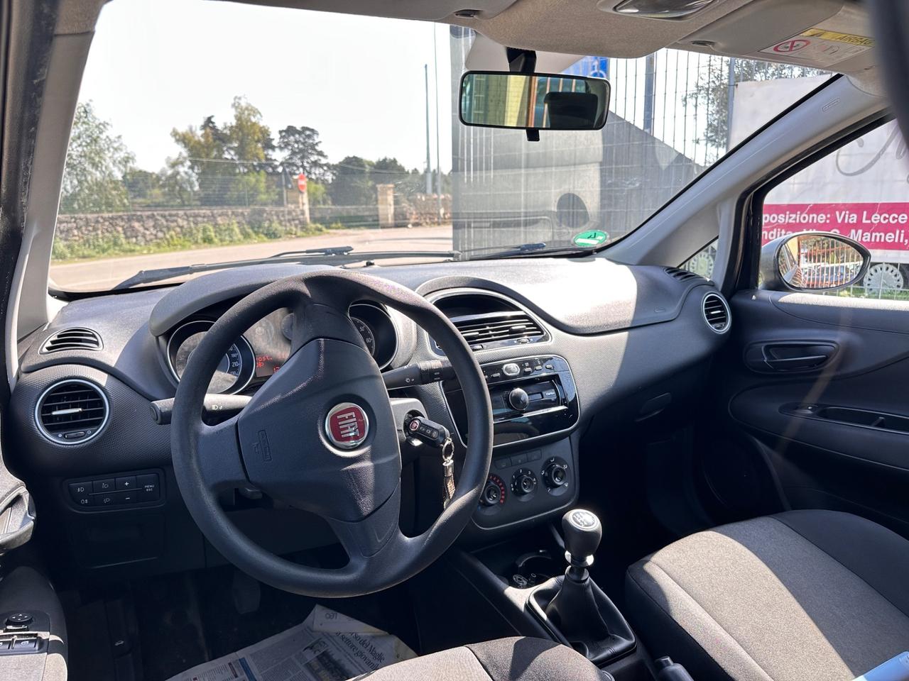 Fiat Punto Young 5 porte Lounge-2014