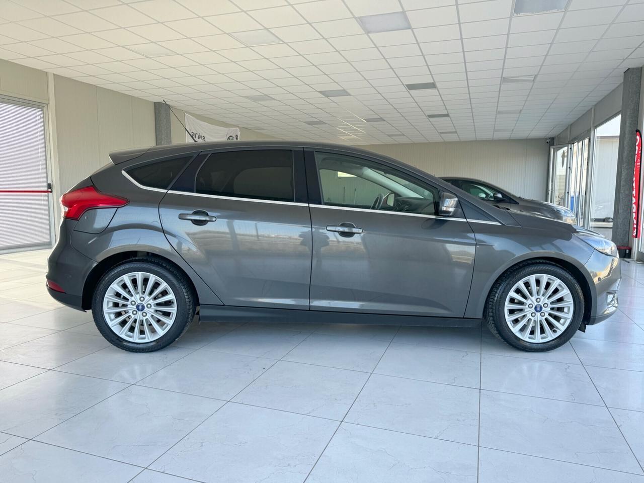 Ford Focus 1.6 TDCi 115 CV BERLINA Titanium EXTRA FULL POCHI KM