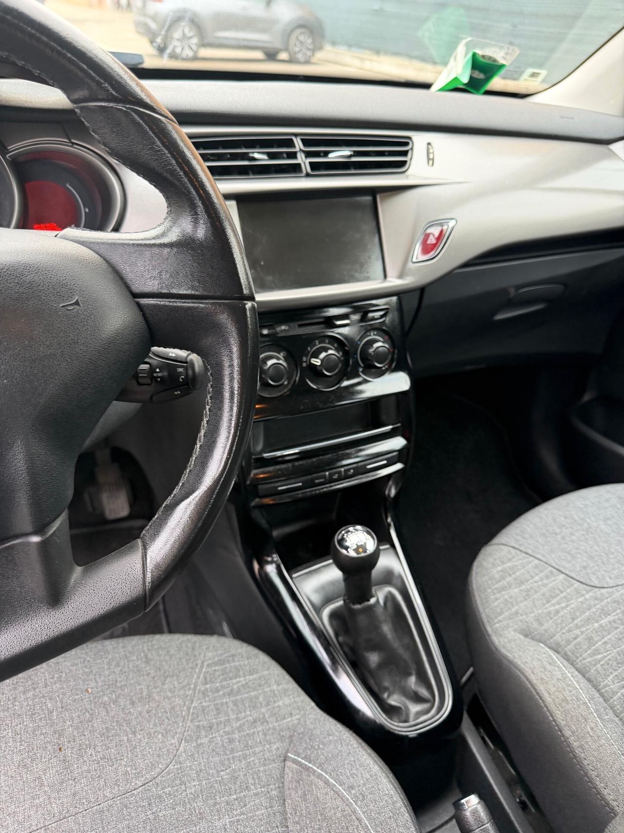 Citroen C3 1.2 - NEOPATENTATI - 12 MESI DI GARANZIA -