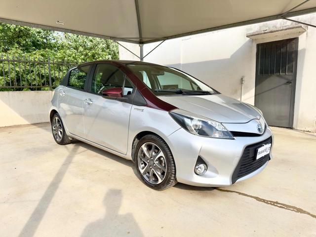 TOYOTA Yaris 1.5 5 POSTI IBRIDA OK NEOPATENTATI BI-COLOR