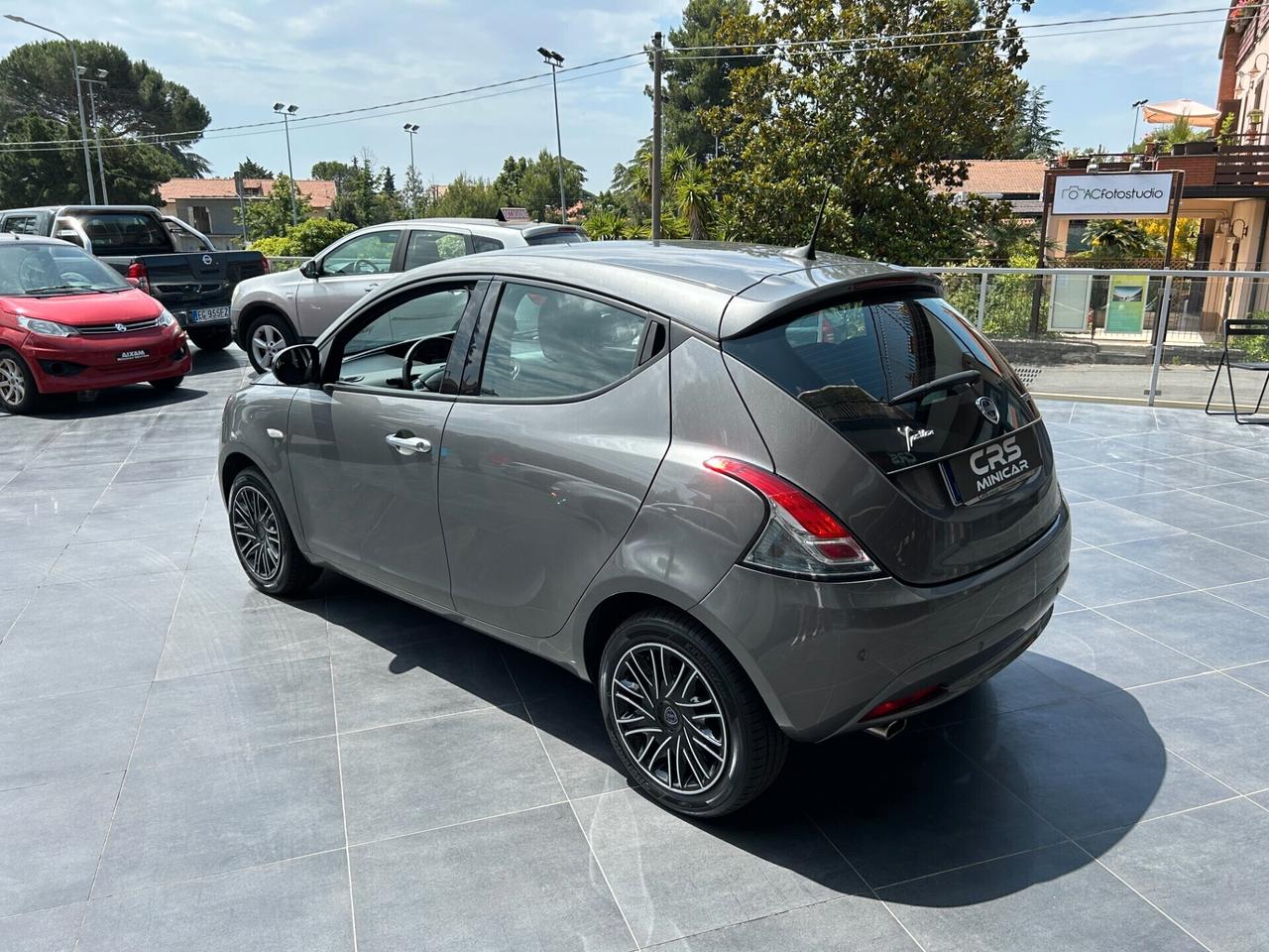 Lancia Ypsilon 1.0 FireFly 5 porte S&S Hybrid Gold