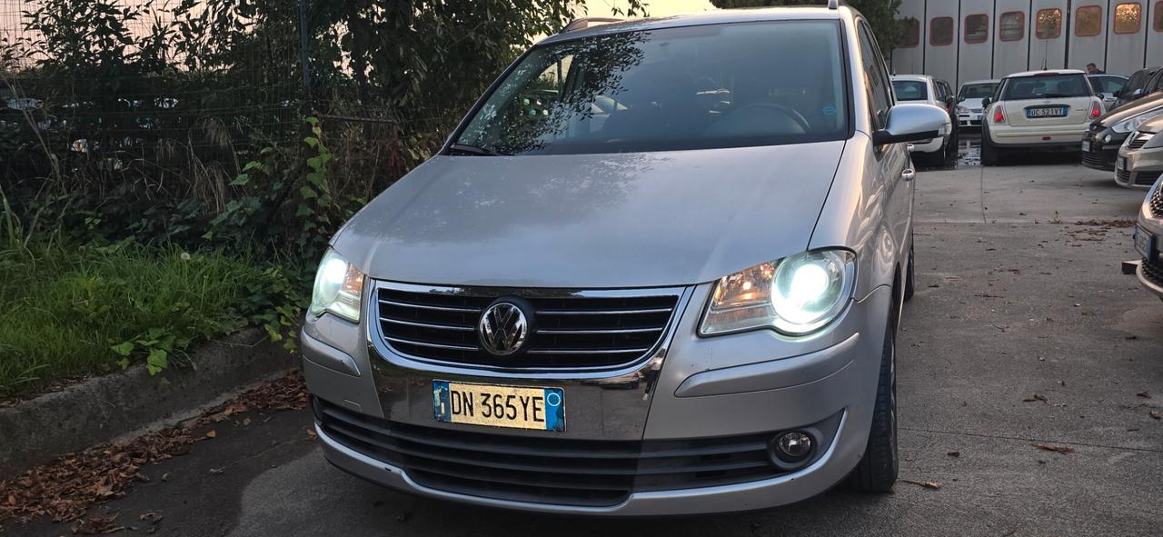 Volkswagen Touran 1.6 Trendline Bifuel G