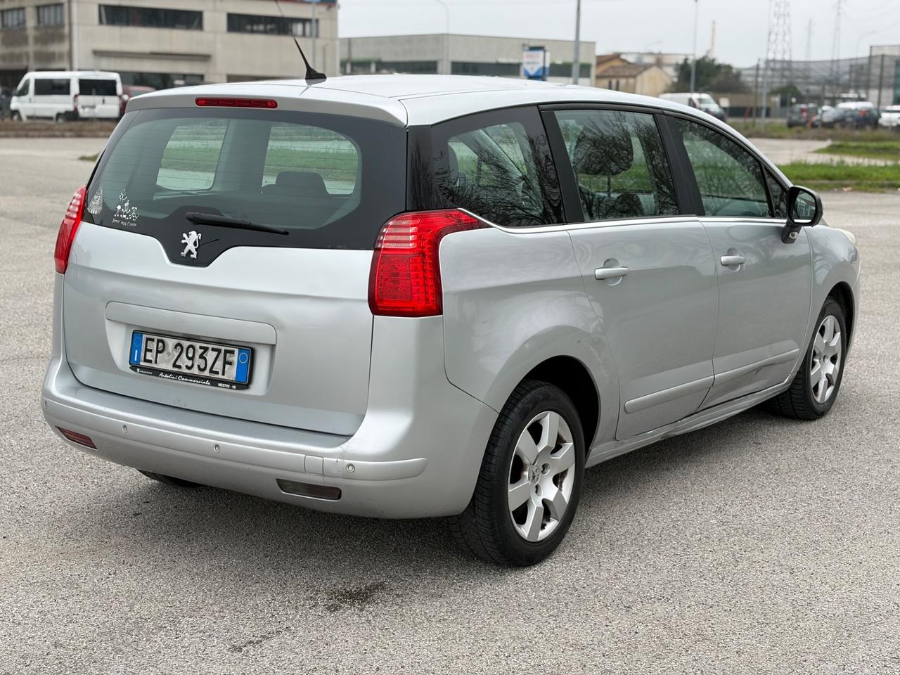 Peugeot 5008 1.6 diesel 2013 7 posti