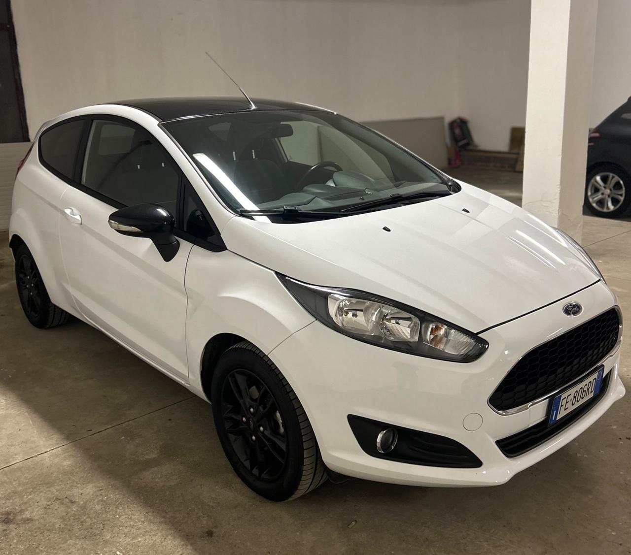 Ford Fiesta 1.5 TDCi 75CV 3 porte Black & White Edition