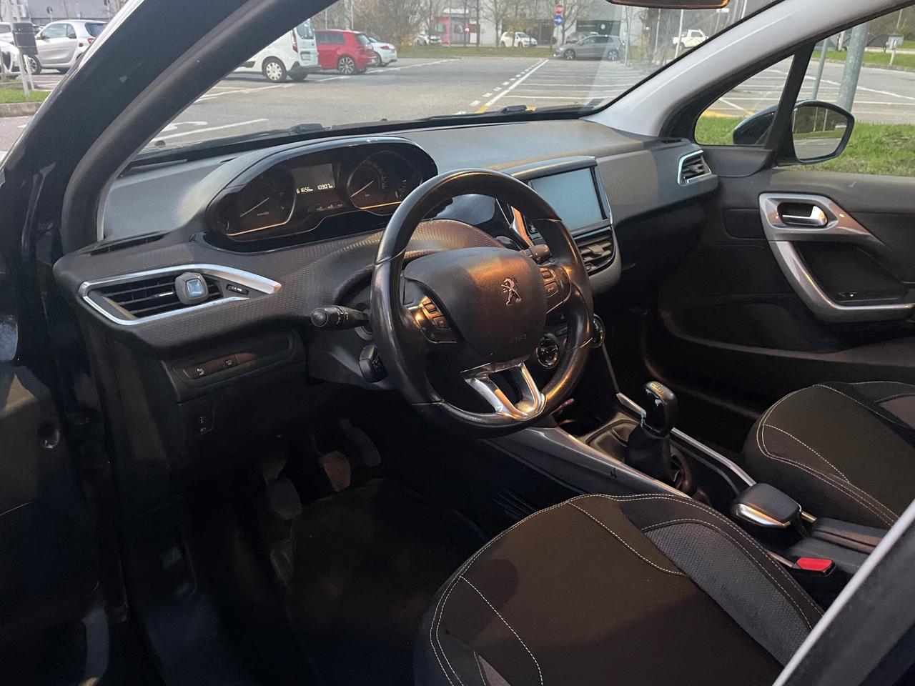 Peugeot 2008 PureTech 82 Allure*Neopatentati*Solo 61000km*