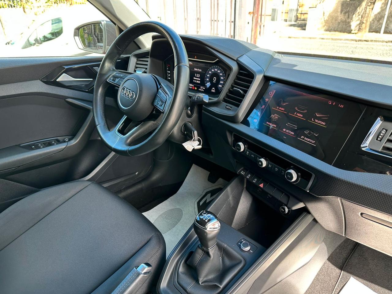 Audi A1 citycarver 30 TFSI Identity Contrast