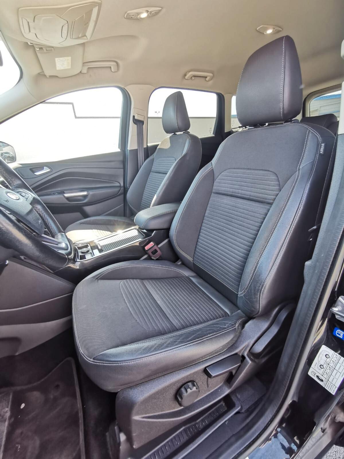 Ford Kuga 1.5 TDCI 120CV 2WD Powershift Tit.
