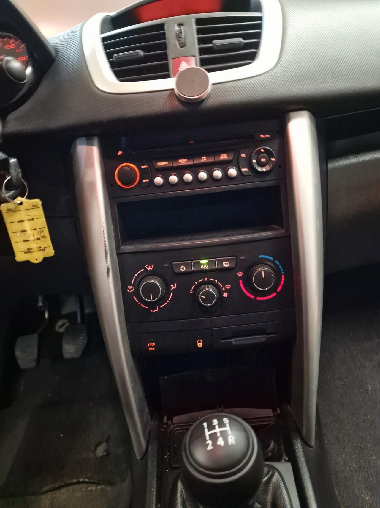 Peugeot 207 1.4 HDi 70CV 5p, 151 mila chilometri ok neopatentati