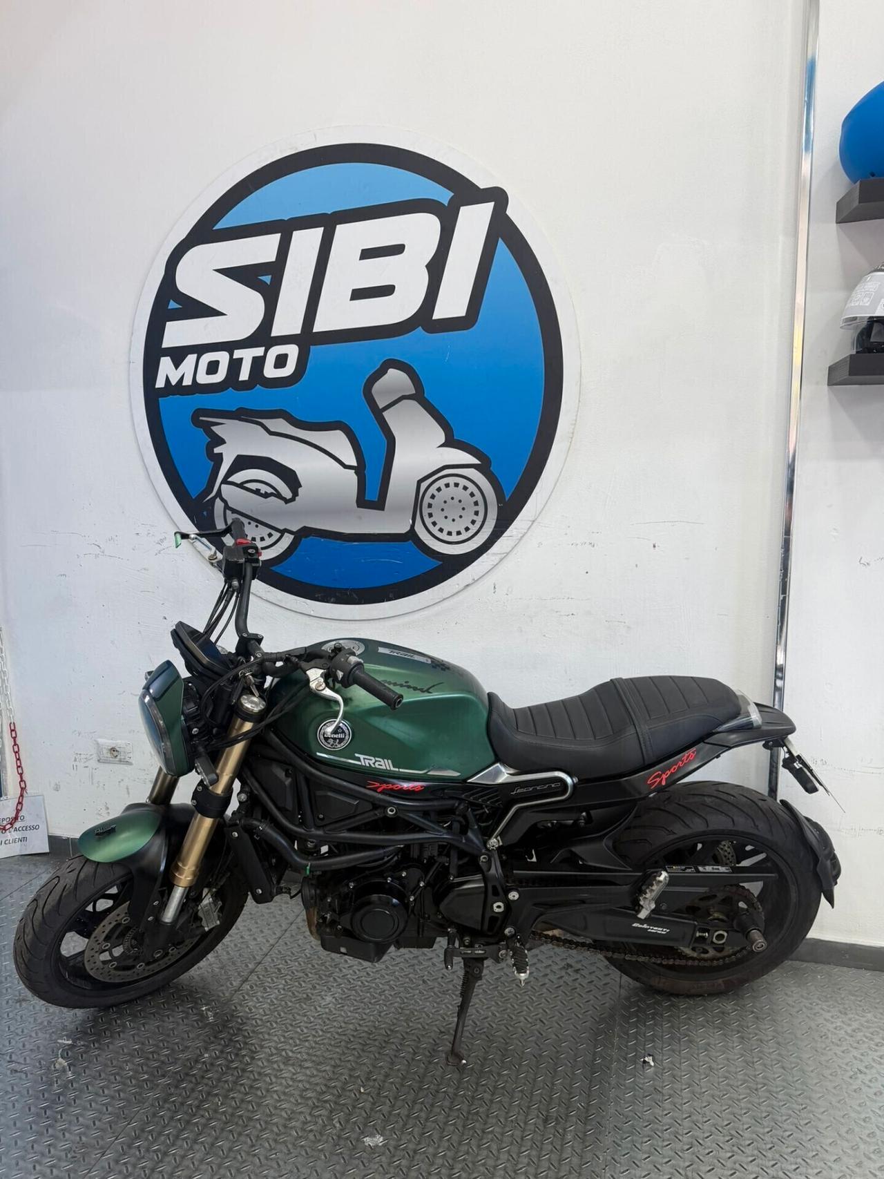 Benelli Leoncino 800