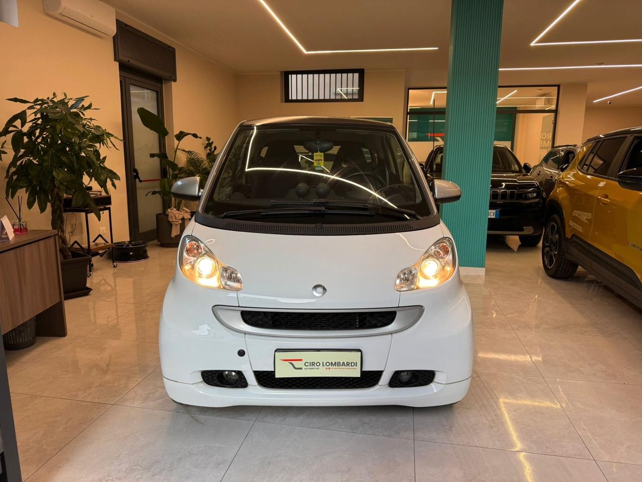 Smart ForTwo 1.0 70 cv MHD coupé White Tailor Made
