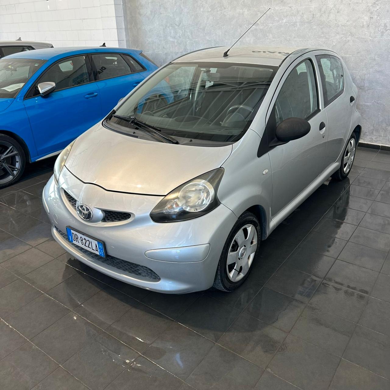 Toyota Aygo 1.0 12V VVT-i 5 porte Sol