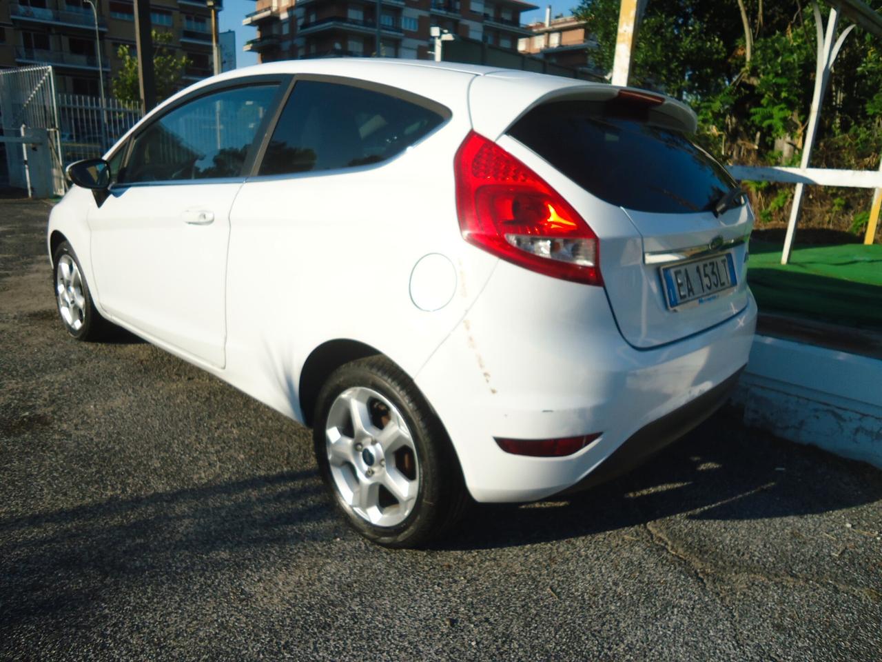 Ford Fiesta 1.4 3 porte Bz.- GPL Titanium