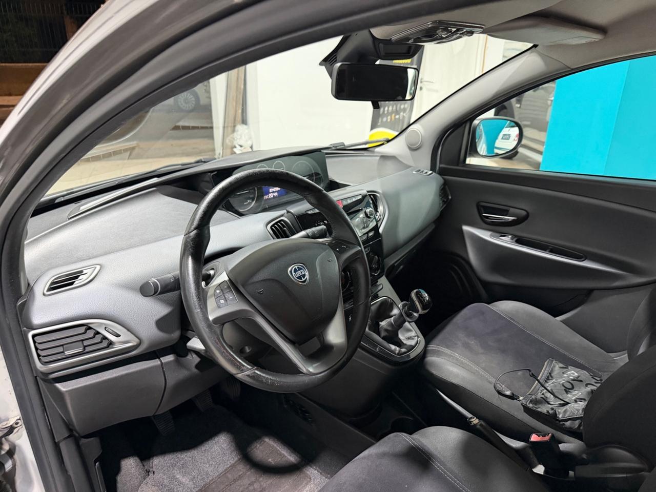 Lancia Ypsilon 0.9 TwinAir 85 CV 5